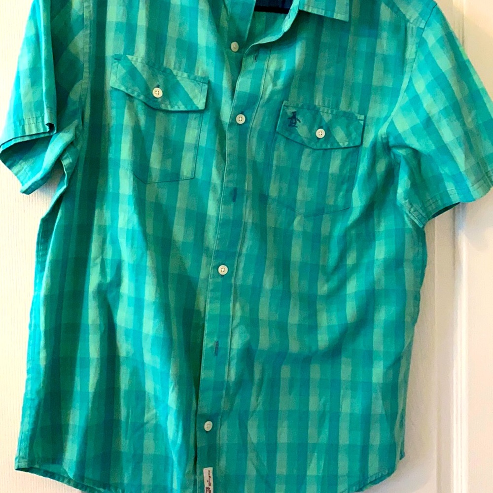 Men’s size M short sleeve button down